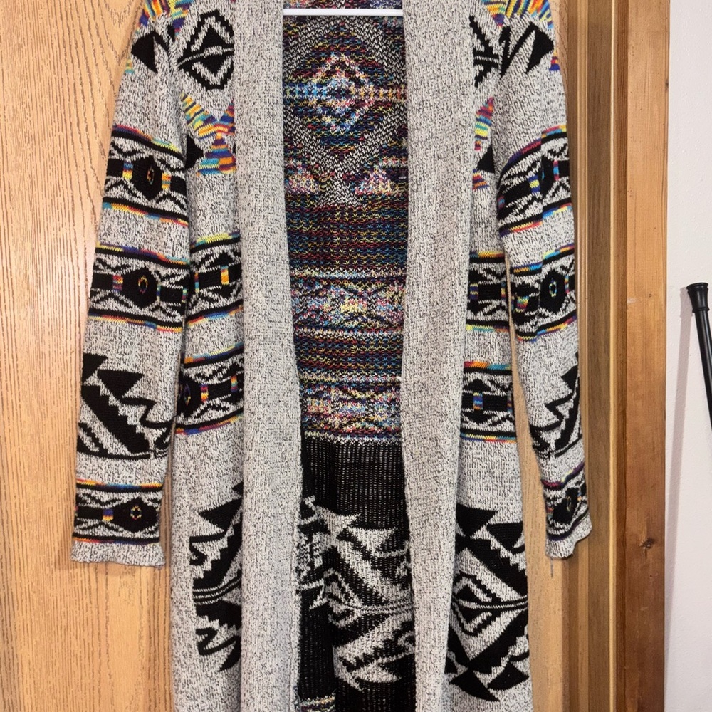 Black and Gray Geometric Pattern Cardigan Sweater